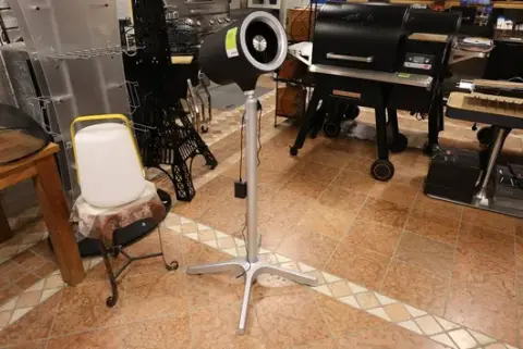 1 x Stojanový ventilátor Everdure
