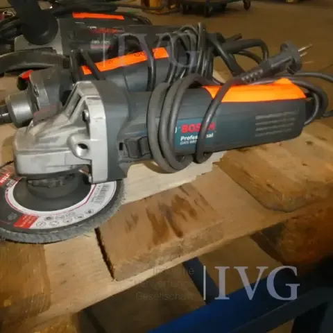 Угловая шлифовальная машина BOSCH GWS 880