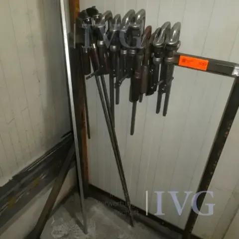 Lot of screw clamps
