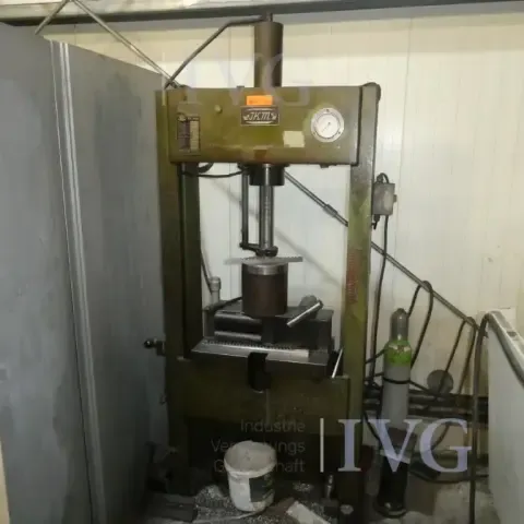 hydraulische Zweiständerpresse JKM UP10