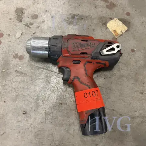 Akkuruuvinväännin MILWAUKEE M12 BDD