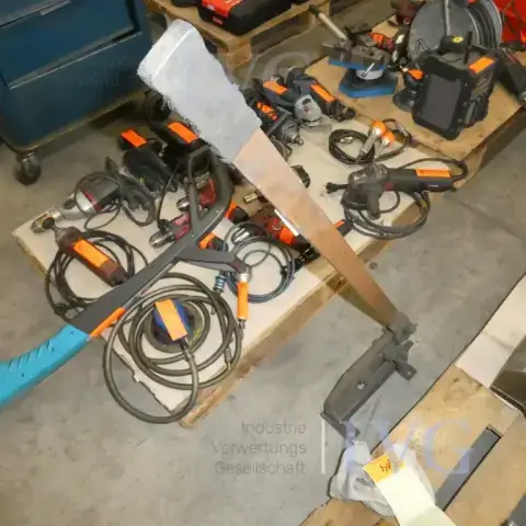 Manual lever sheet metal shears
