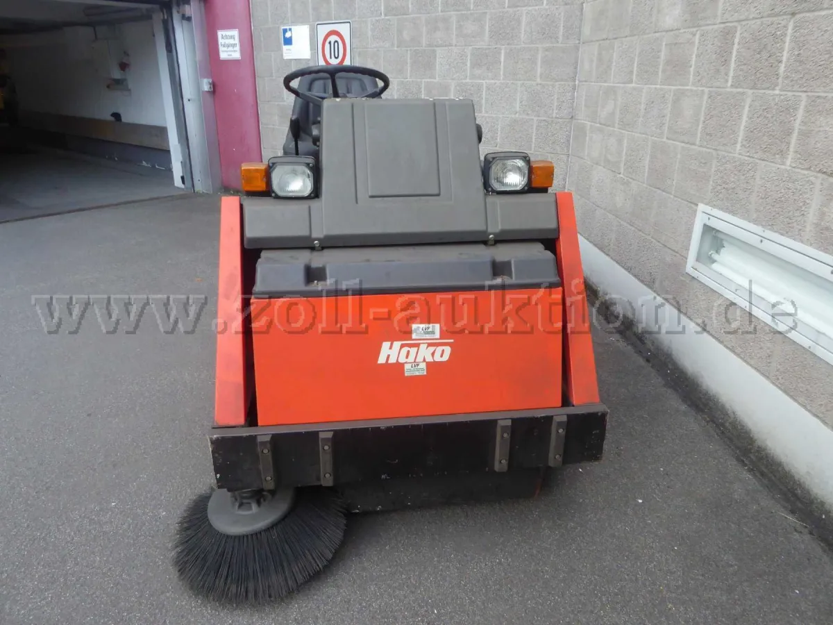 1 Hako-Jonas 1100D (6411) Aufsitz-Kehrmaschine