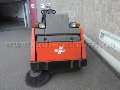 1 Hako-Jonas 1100D (6411) Aufsitz-Kehrmaschine