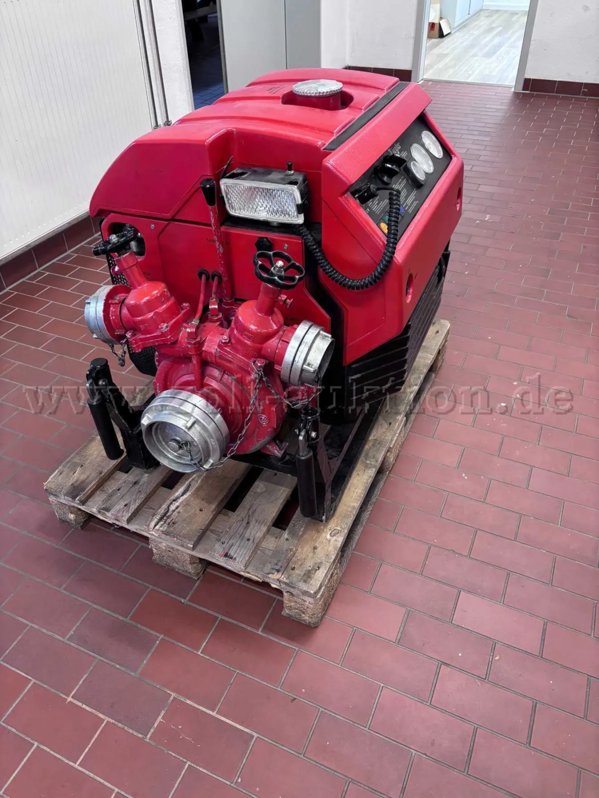 1 台 TS8/8 Ziegler 消防泵，1996 年制造