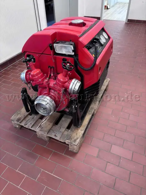 1 pompă de incendiu TS8/8 Ziegler, an de fabricație 1996