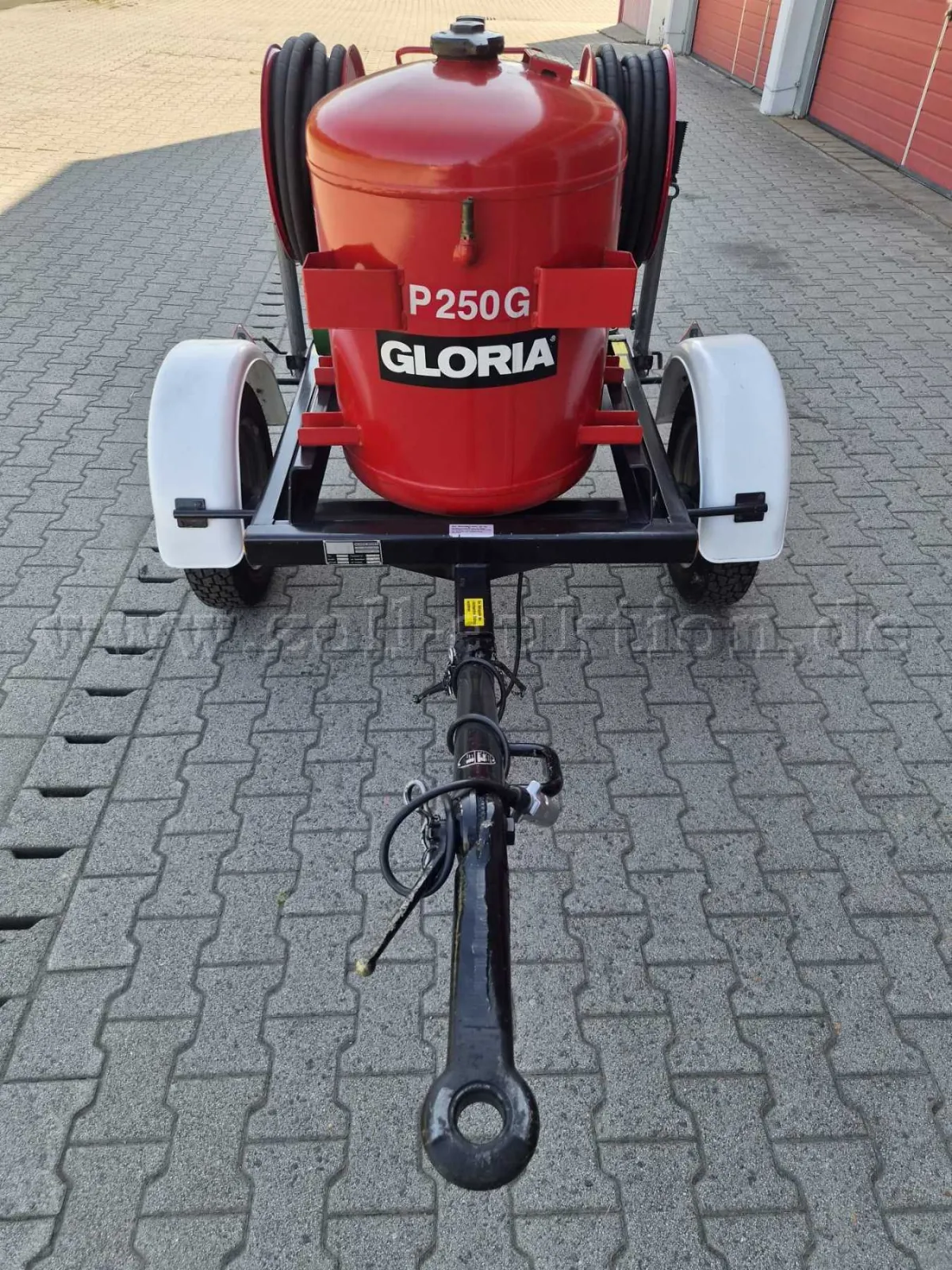 1 pulvertilhenger P250 fra firmaet Gloria