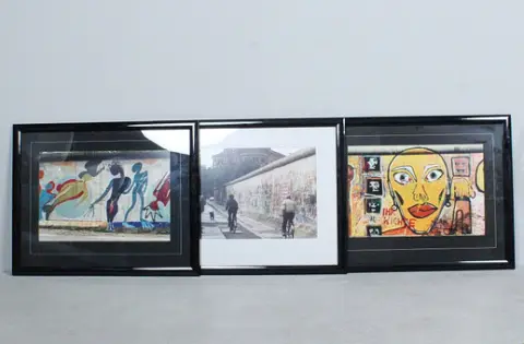 NEZNÁMÝ UMĚLEC. Tři fotografie / fototisky, '' Berlin '' zarámované. (3).