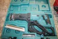 Sabljasta pila MAKITA IR3050T