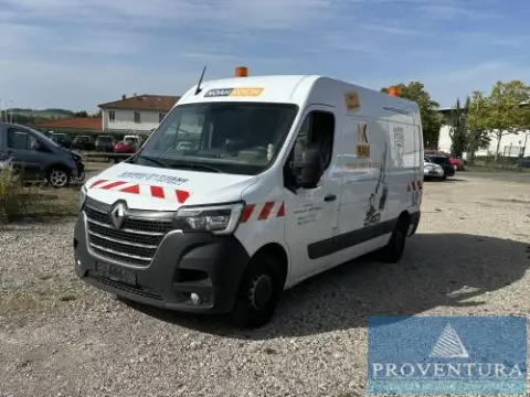 Furgón cerrado RENAULT Master 150 2.3 dCi, primera matriculación 2024, 108.000 km
