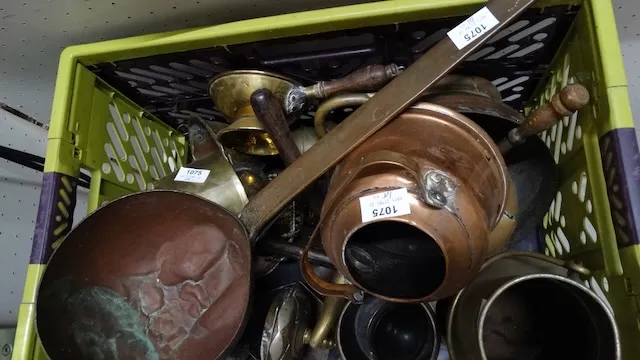 1 sada kotlů a další