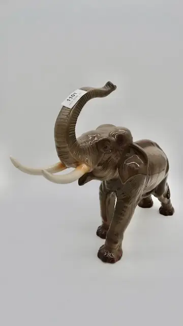 1 Elefant Porzellan