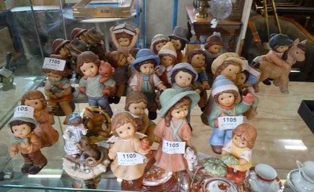 1 partia figurek Goebel (około 30 sztuk)