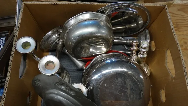 1 lot de diverses pièces, entre autres