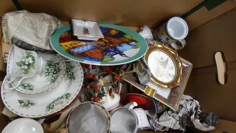 1 lot de pièces en porcelaine diverses