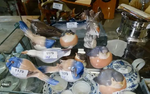 1 partia figurek zwierząt