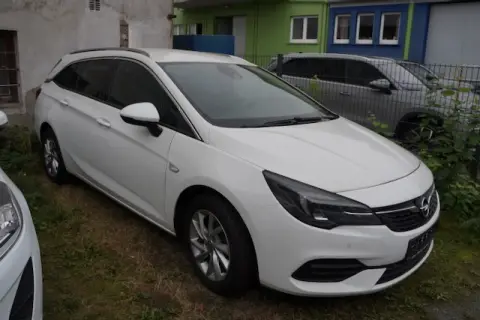 1 Opel Astra Sports Tourer+,EZ 10/20,HU 12/25,Diesel,Schalter,abgl. km-Stand 95.379 ,Hubr.1496,kW 77,2 Schlüssel,alle Papiere