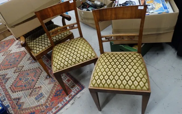 2 armstoelen + 2 stoelen