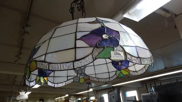 1 plafonnier style Tiffany