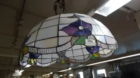 1 plafonnier style Tiffany