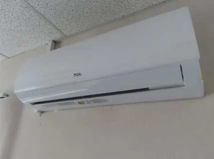 1 split-klimaanlegg, fabr. TCL, type TAC-12CHSD/XA21I, kjøling/oppvarming: kapasitet 3.400 W / 3.420 W, effektforbruk 1.130 W / 922 W,…