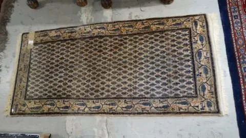 1 Persian carpet