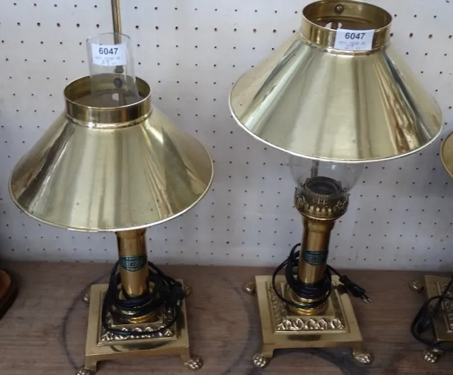 2 table lamps