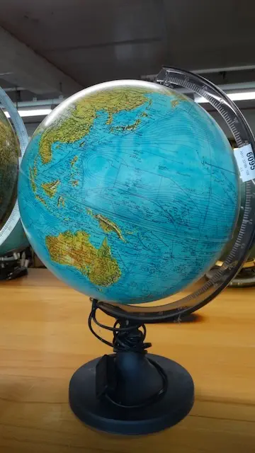 1 globe