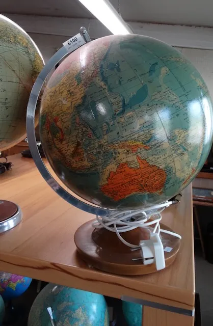 1 globe