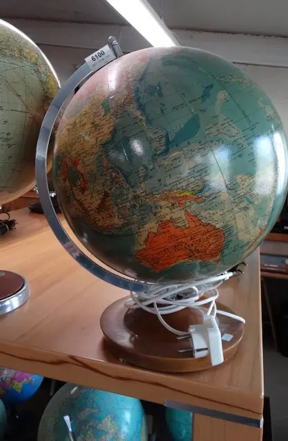 1 globe