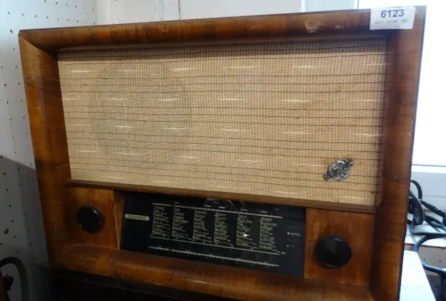 1 old radio