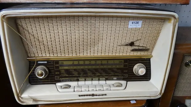 1 old radio