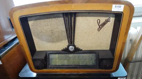 1 old radio