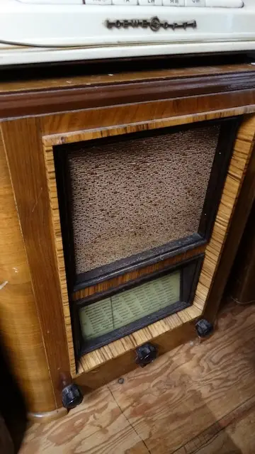 1 old radio