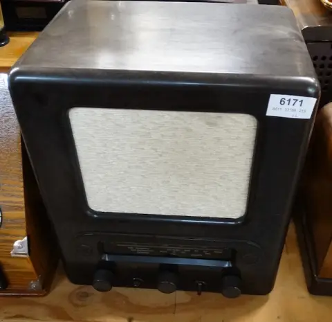 1 old radio