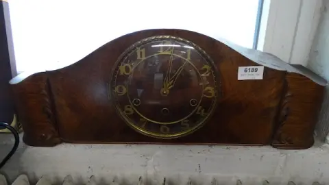1 buffet clock