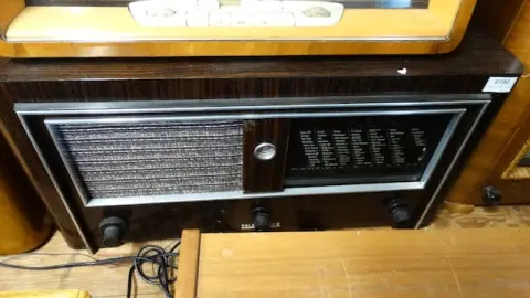 1 old radio