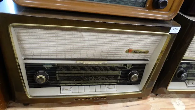 1 old radio