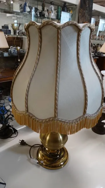 1 stolní lampa