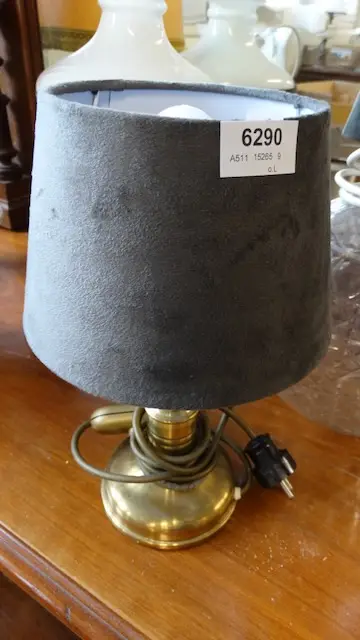 1 table lamp