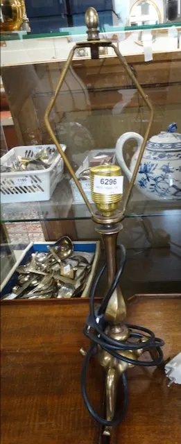 1 table lamp