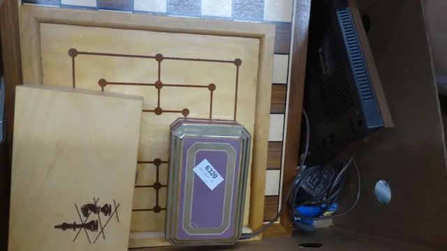1 lot gezelschapsspellen, deels hout, deels elektronisch