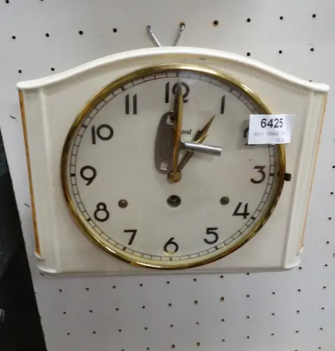1 horloge de cuisine, standard