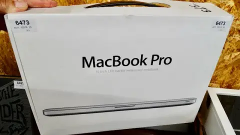 1 ноутбук MacBook