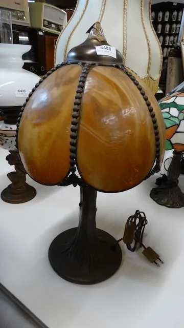 1 table lamp