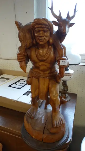 1 figurine en bois