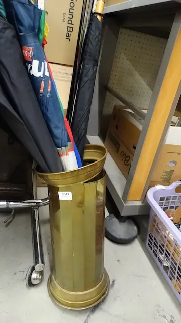 1 umbrella stand