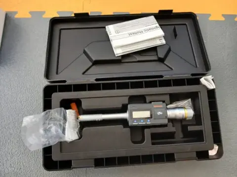 Mitutoyo - 3-point internal micrometer