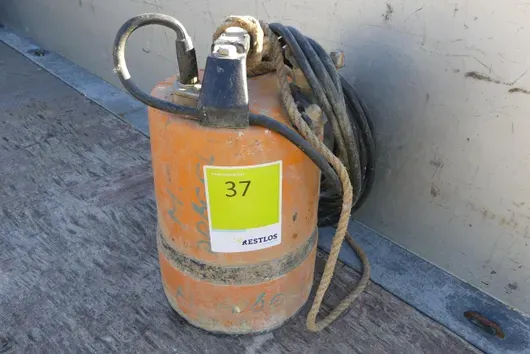 更换泵 220 V
