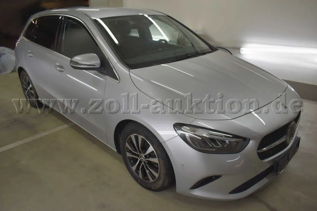 1 Mercedes-Benz B 180 7-ступенчатая DCT "Progressive Line"